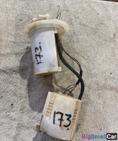 Насос топливный Toyota auris - купить Казани