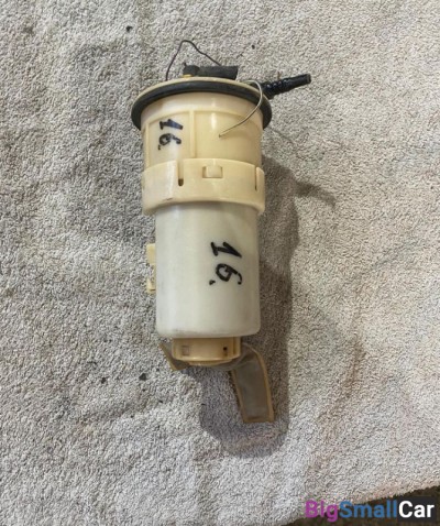 Насос топливный Toyota IST 1NZ - купить Казани