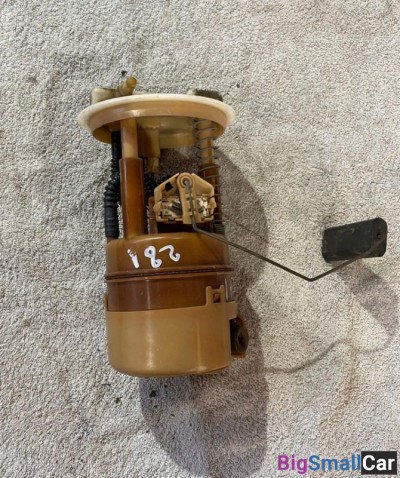 Насос топливный Nissan March K12 - купить Казани