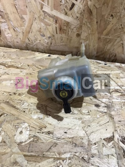 Бочок тормозной жидкости Бмв 7 е65/66 - купить Казани