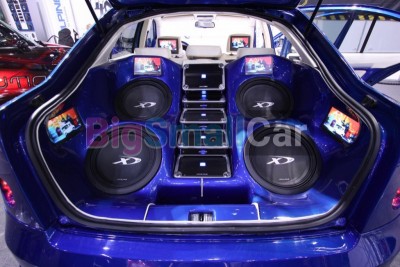 Установка и модернизация автозвука для Toyota RAV4 Prime - купить Казани